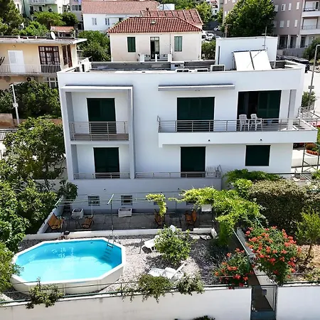 Turtle Gardens * Makarska